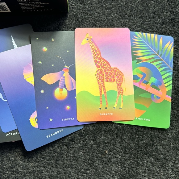 Cosmic Creatures Oracle Deck - Picture 5 of 6